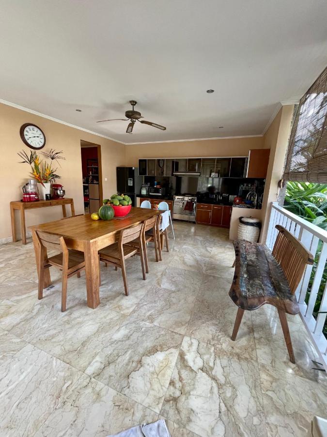 Private Suite In A Kids Friendly Big Shared Villa In Canggu Exteriör bild